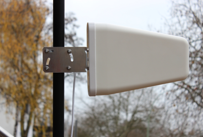 Delock LTE Band 20/1/3/7 Antenne N Buchse 8 ~ 9 dBi 5 m RG-58 direktional weiß outdoor #3 