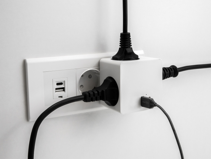 Delock Steckdosenwürfel 3-fach mit Kindersicherung und USB PD 3.0 Ladegerät 20 W weiß #3 