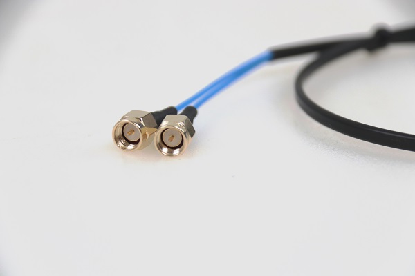 fensterdurchfuehrung_SMA-Stecker_14190-4